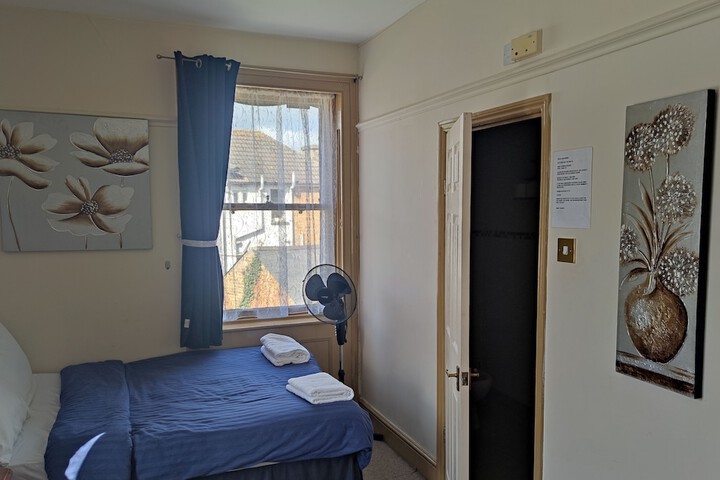 Room 17 of 49
