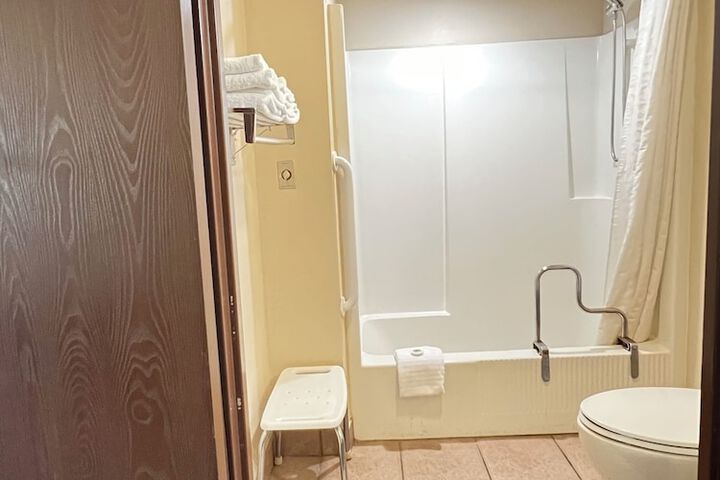 Room 2 of 46