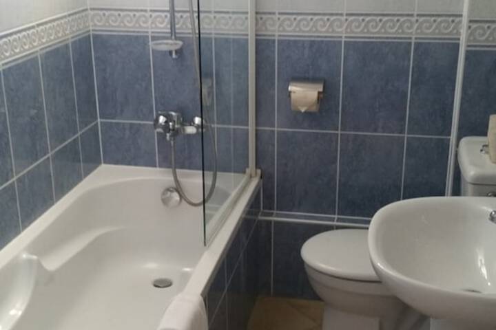 Room 3 of 6