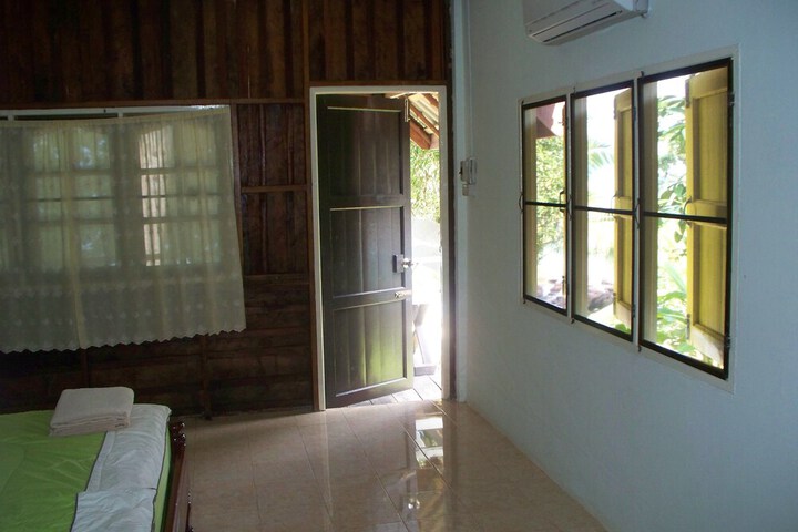 Room 5 of 48
