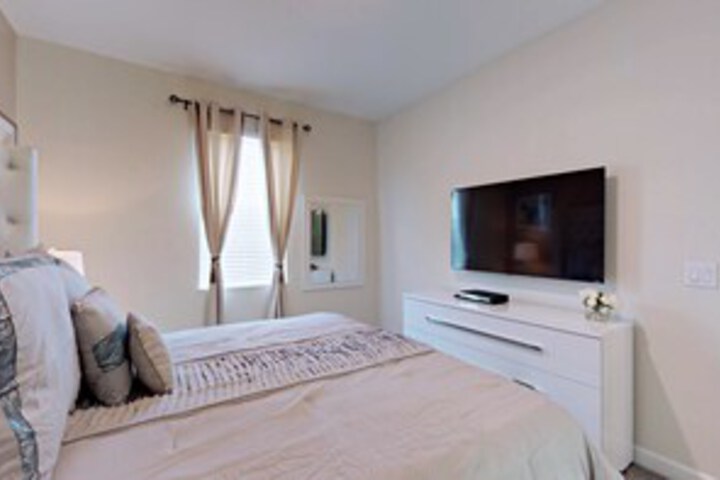 Room 32 of 39