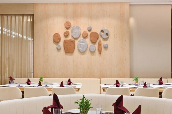 Dining 47 of 72