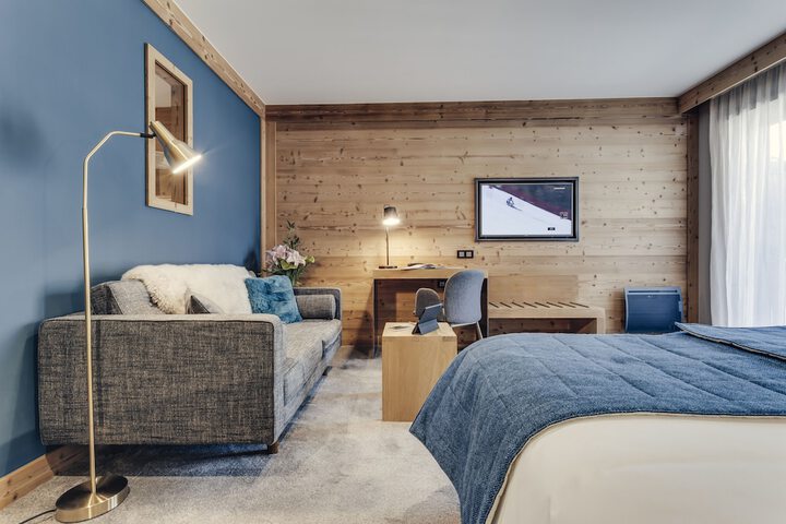 Room 12 of 77
