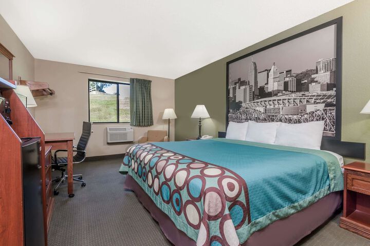 1 King Bed (14 of 15)