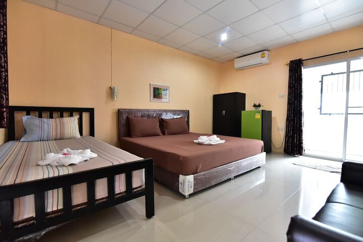 Room 10 of 27