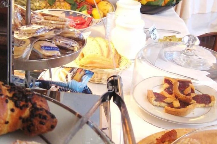 Breakfast/Coffee Service 40 of 63