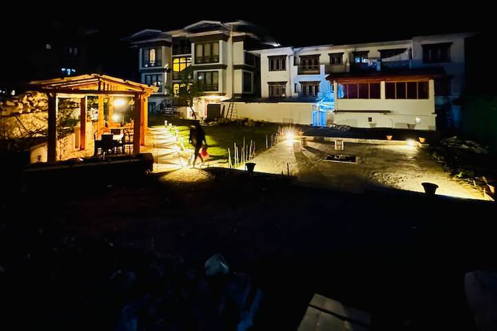 Hotel Exterior 63 of 75