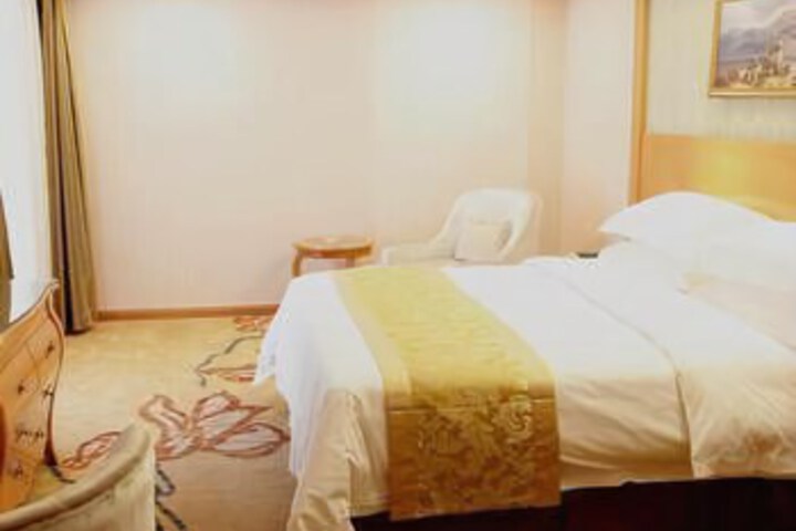 Room 14 of 22