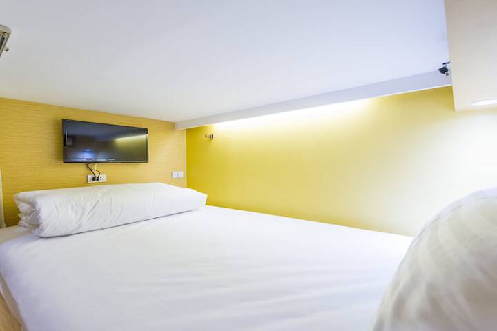 Room 9 of 46