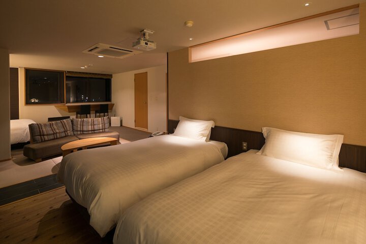 Room 13 of 73