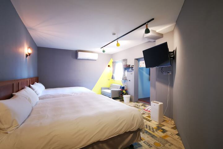 Room 6 of 74