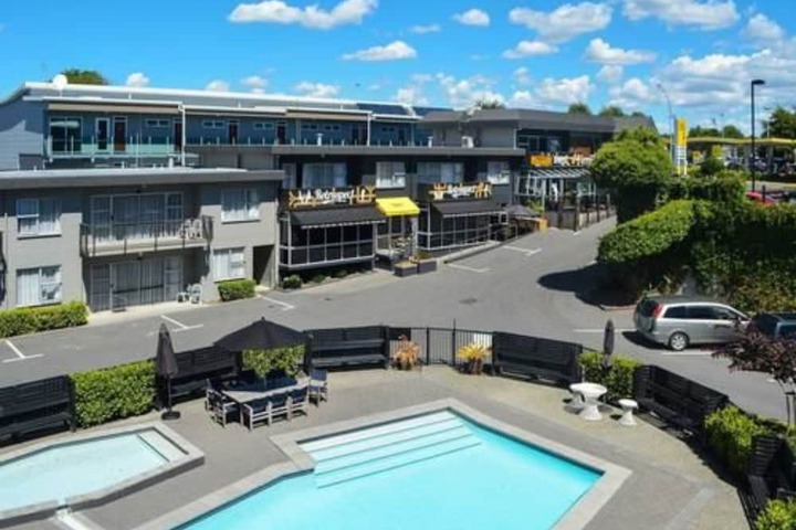Pools & Facilities
