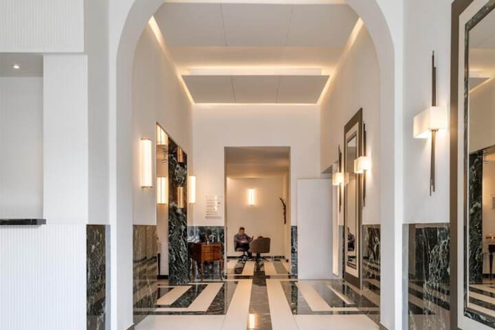 Guest Lobby