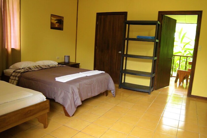 Room 2 of 40