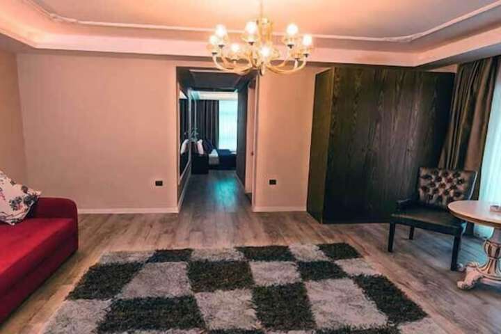 Room 7 of 31