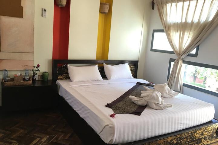 Room 9 of 42