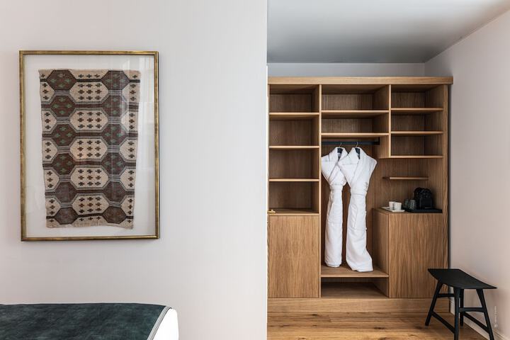 Room 14 of 110