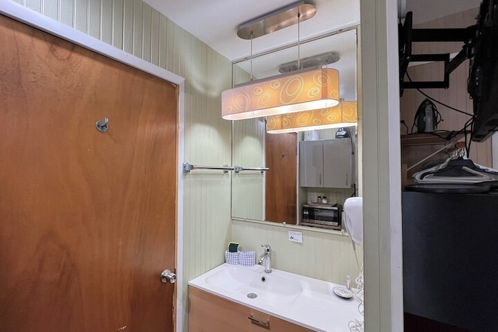 Room 148 of 309