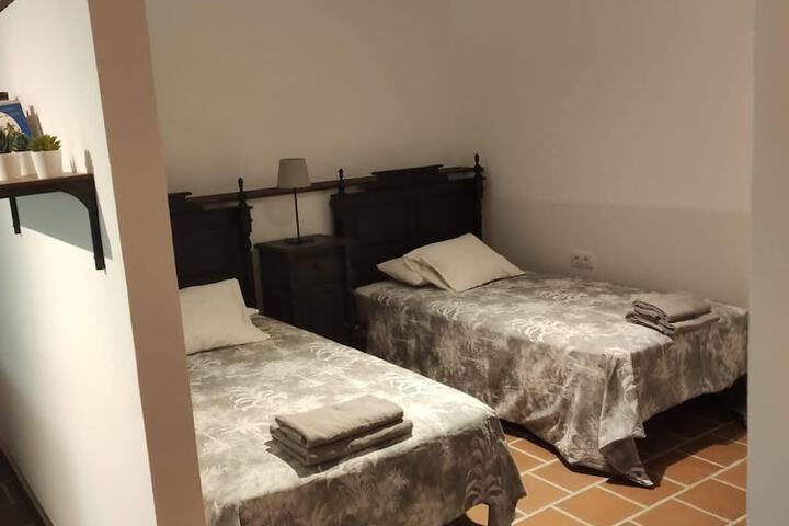 Room 4 of 18