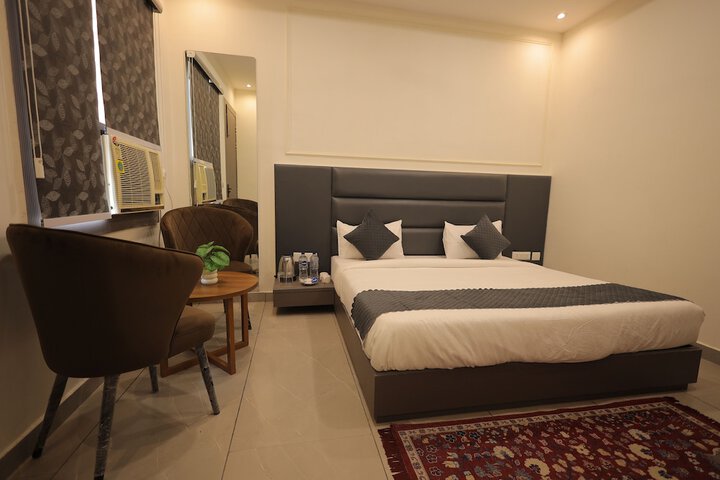 Room 14 of 24