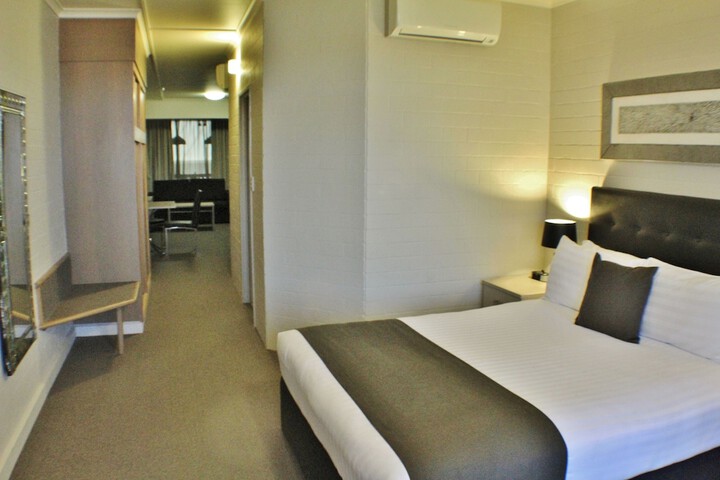 Room 12 of 78