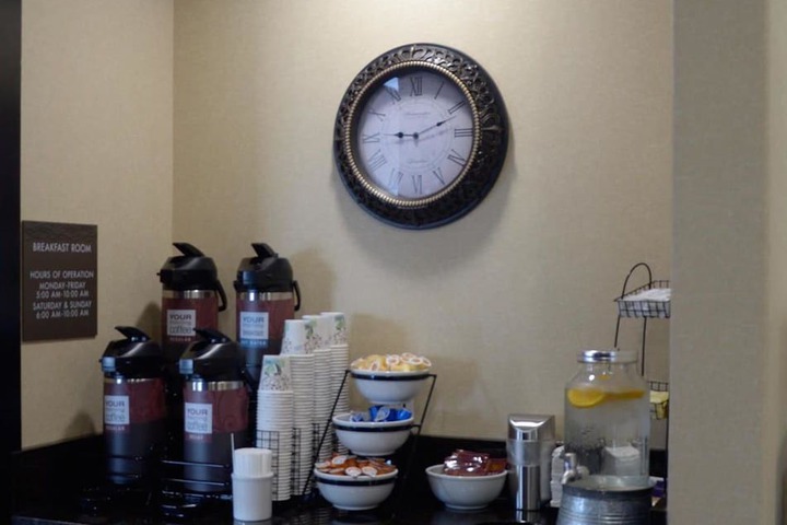 Breakfast/Coffee Service 27 of 30