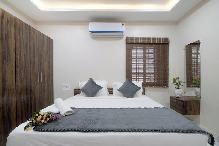 Room 4 of 11