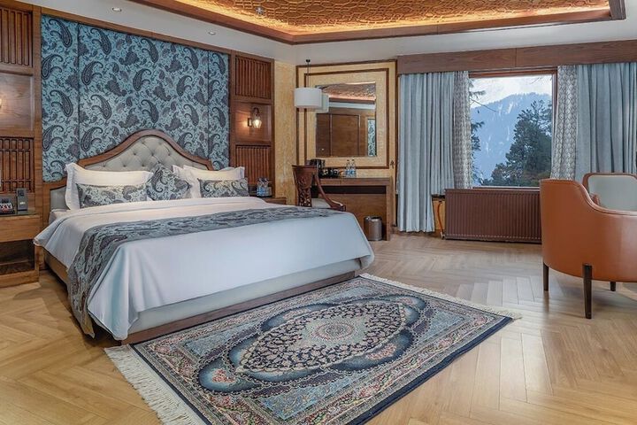 Room 3 of 7