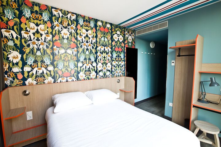 Room 13 of 71