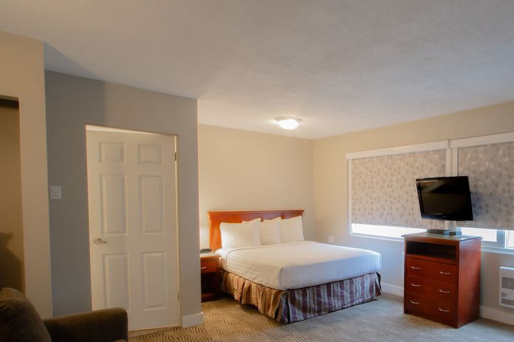 Room 3 of 37