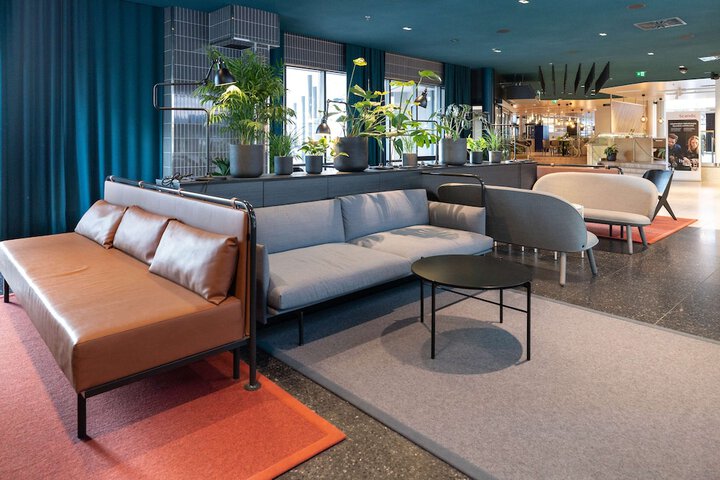 Guest Lobby