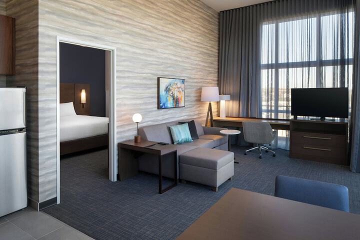 Room 13 of 80
