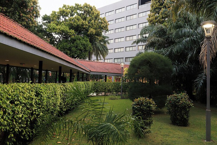 Hotel Exterior 95 of 97