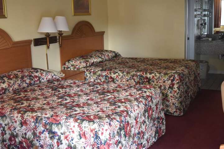 Room 12 of 27