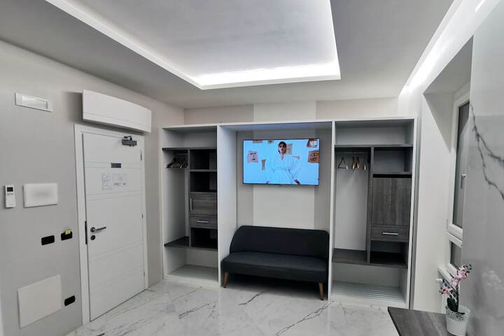 Room 5 of 34