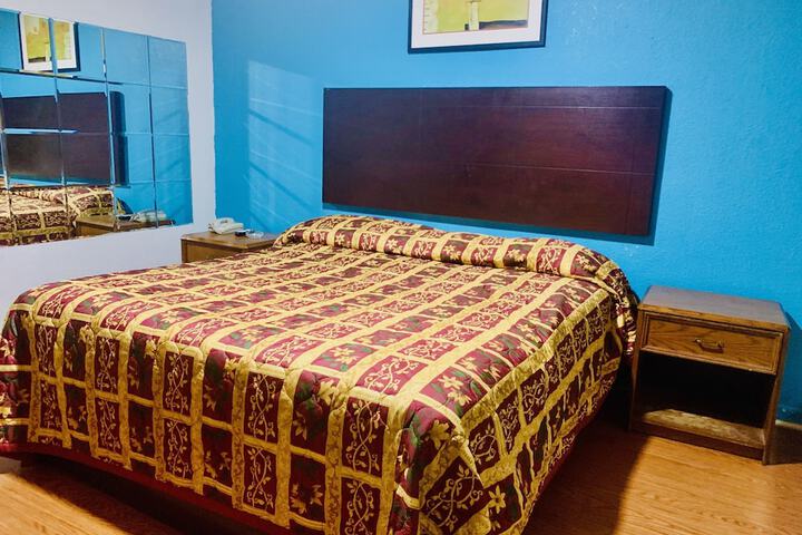 Room 12 of 18