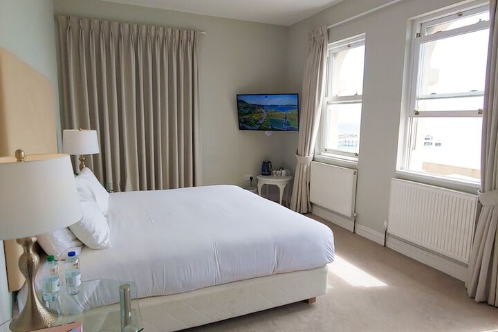 Room 27 of 112
