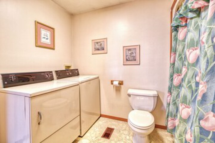Room 53 of 62