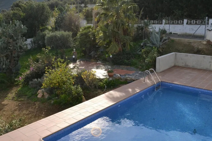 Pool 9 of 14