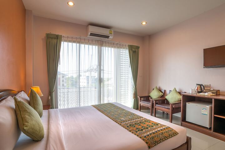 Room 16 of 36