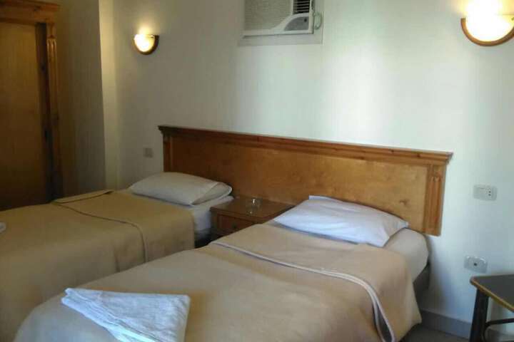Room 5 of 72