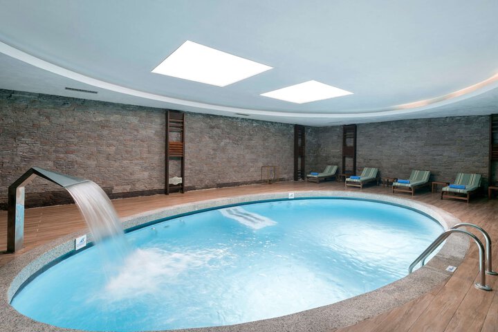 Pool 56 of 164