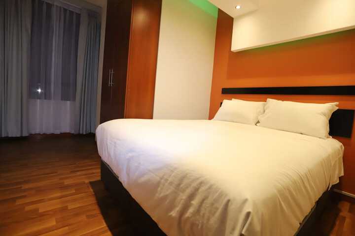 Room 7 of 17