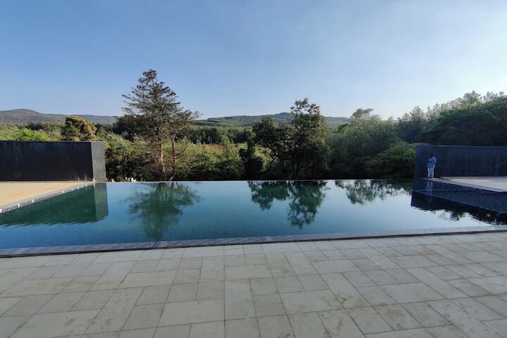 Pool 37 of 91