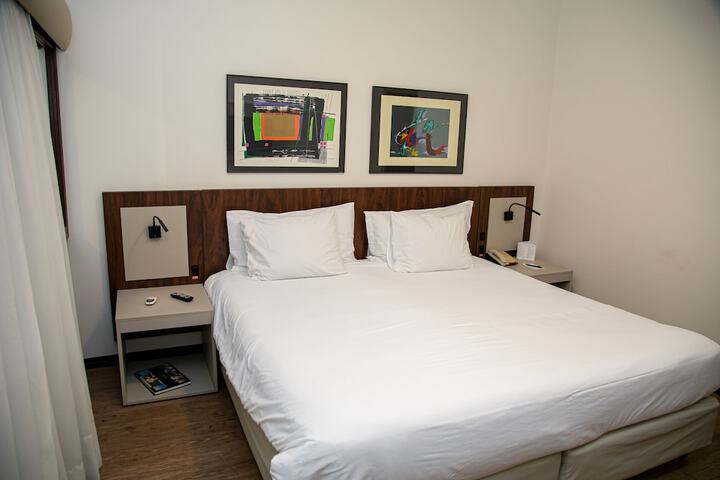 Room 23 of 139