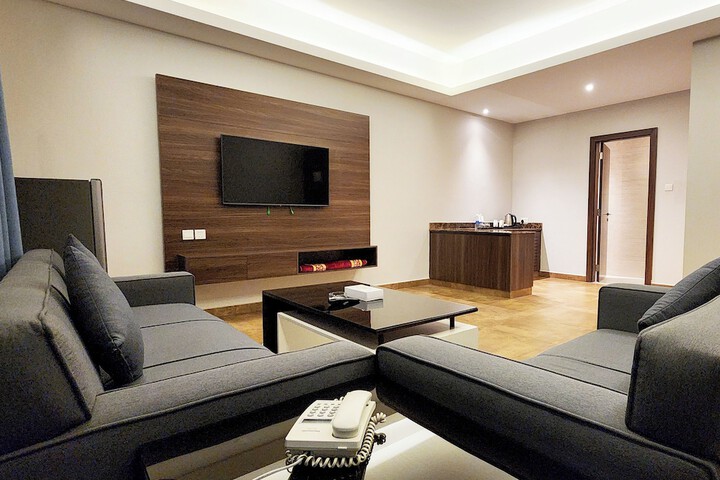 Room 27 of 42