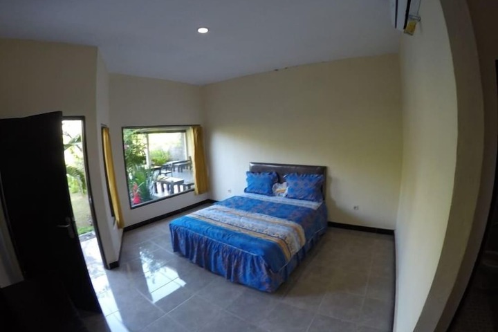 Room 12 of 48