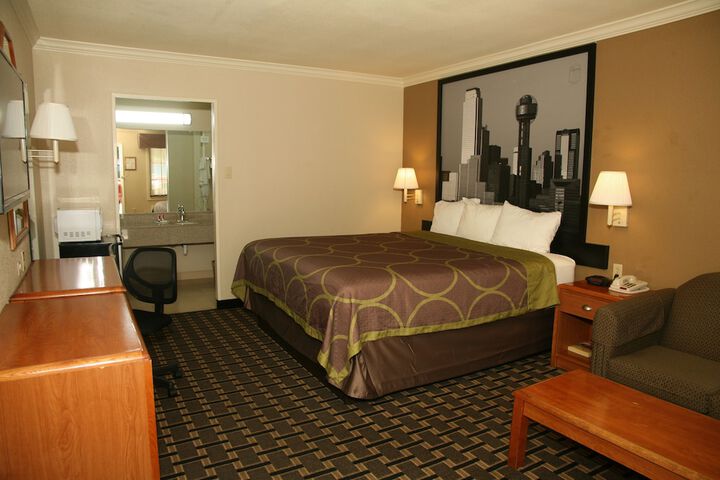 1 King Bed (6 of 6)