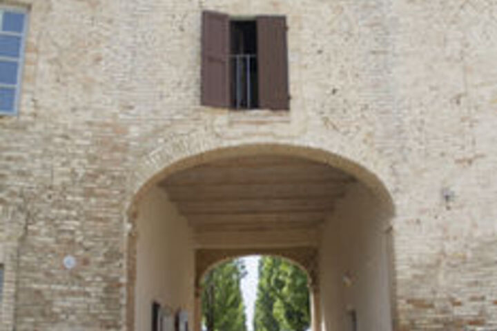 Hotel Exterior 2 of 38