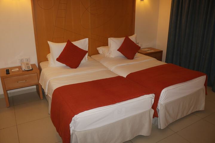 Room 13 of 66